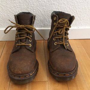 Brown leather dr. Martens